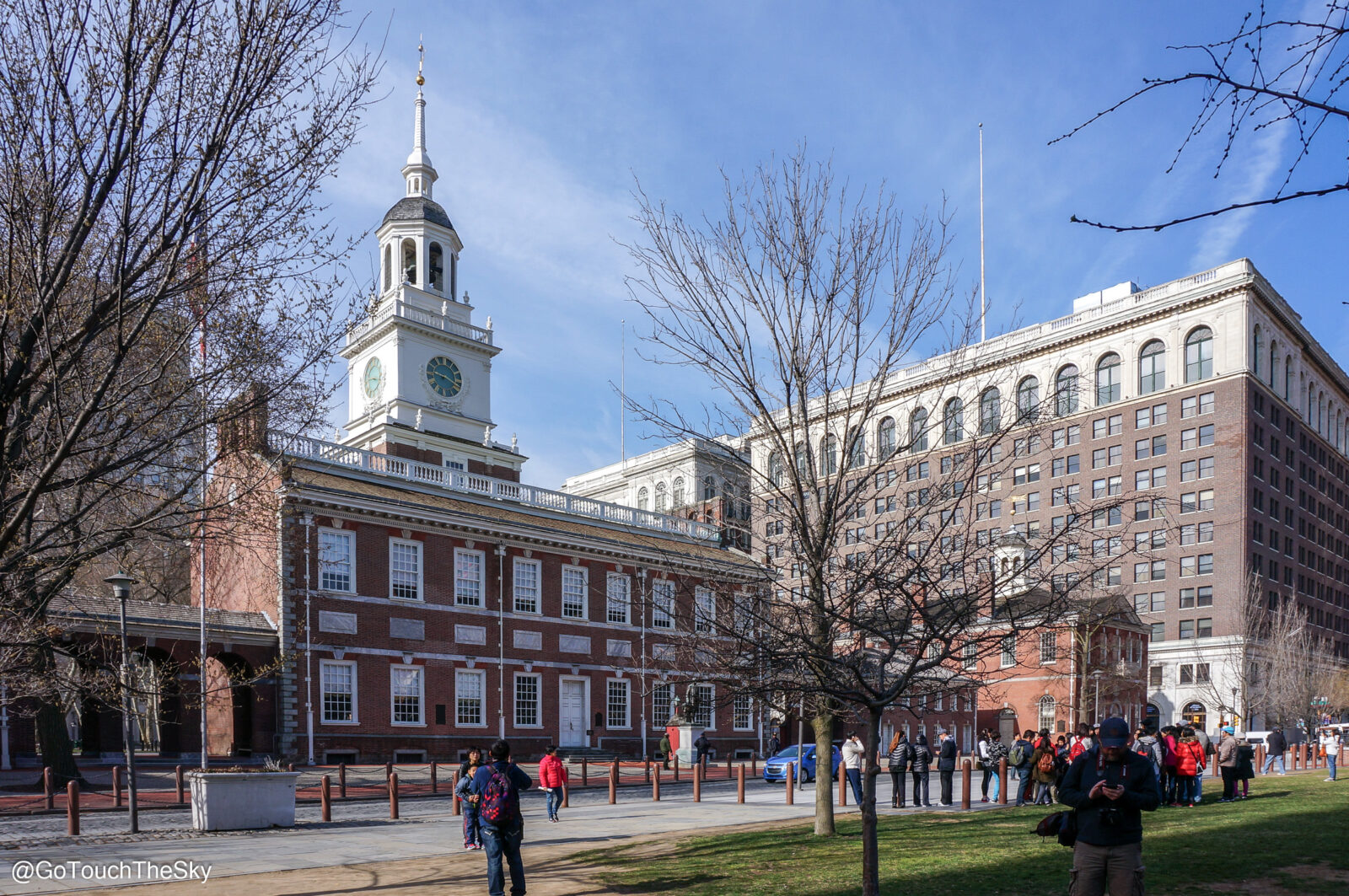 อาคาร Independence Hall — ที่เห็นอยู่บนธนบัตร 100 ดอลลาร์