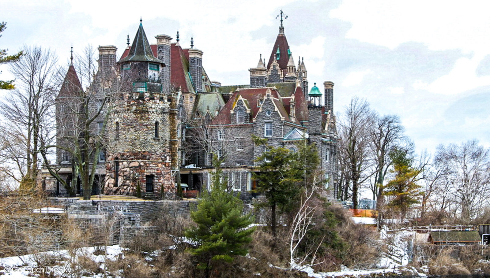Boldt Castle บนเกาะ Heart Island มุมมองจากแม่น้ำ 