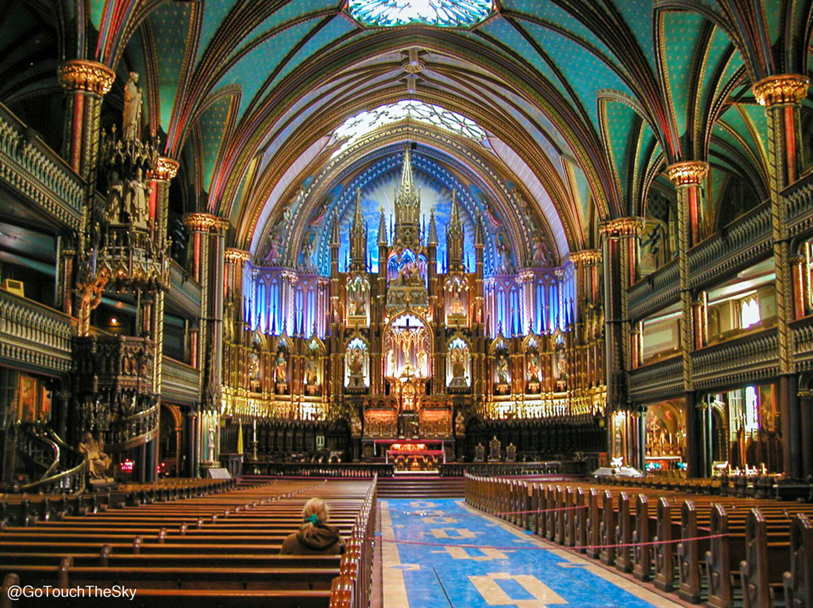 บรรยากาศสวยงามภายใน Notre-Dame Basilica มอนทรีออล